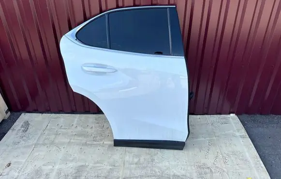 Lexus UX Rear door
