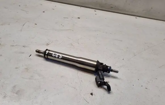 Mercedes-Benz CLS C219 Fuel injector A2720700187 577CE