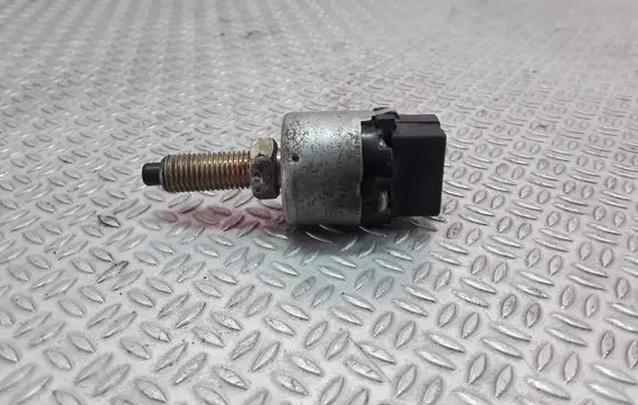 Mitsubishi Space Star Brake pedal sensor switch