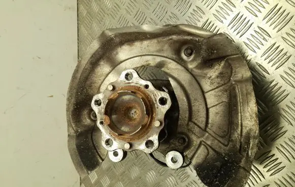 BMW 4 F32 F33 Front wheel hub 2284744