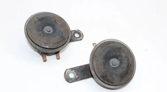 Nissan Juke I F15 Horn signal