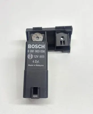 Skoda Superb B6 (3T) Glow plug pre-heat relay 038907281D