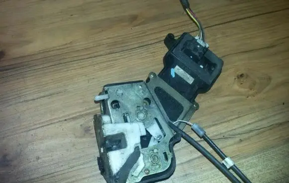 Mazda 6 Rear door lock gj6e