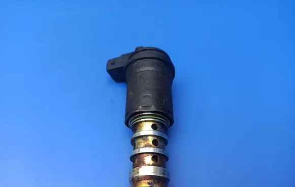 BMW 7 E65 E66 Camshaft vanos timing valve 1707323 1136170732309