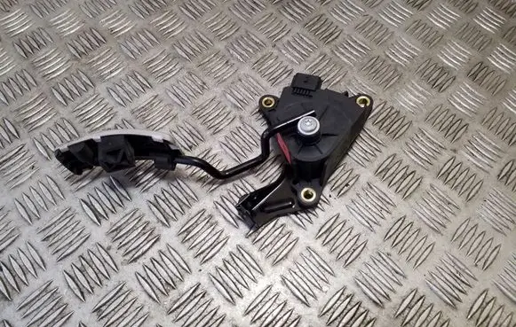 Nissan Qashqai Accelerator throttle pedal 1143A