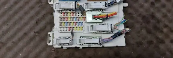Ford Focus Fuse module BV6N14A073FT A12572377