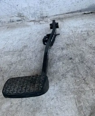 Opel Insignia A Brake pedal