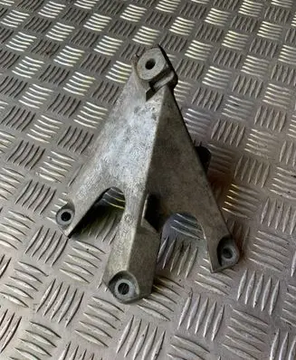 Audi A4 S4 B6 8E 8H Engine mounting bracket 8E0199307F