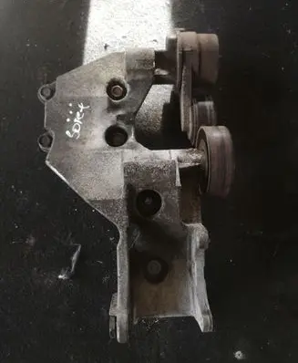 KIA Sorento A/C compressor mount bracket 