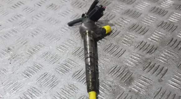 Skoda Octavia Mk3 (5E) Fuel injector 