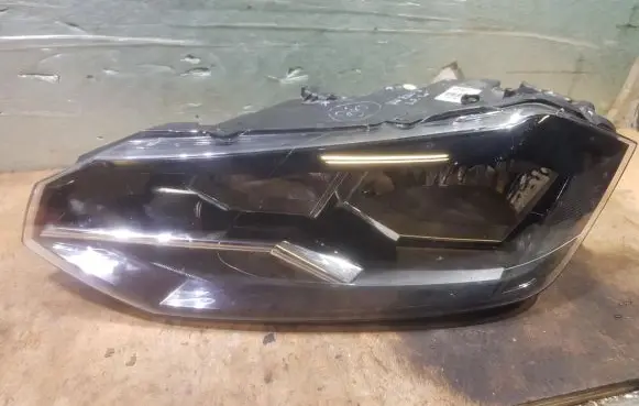 Volkswagen Polo VI Headlight/headlamp 3g1941005