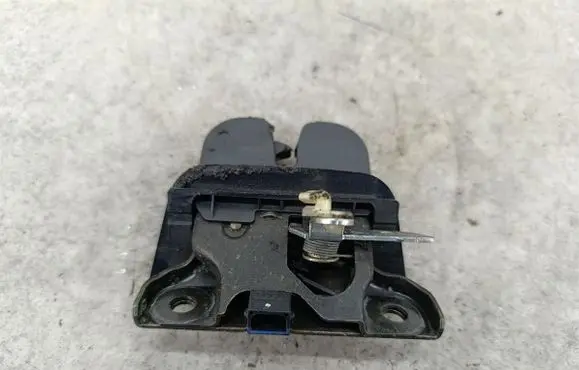 Audi A2 Tailgate lock latch 4B9827505M