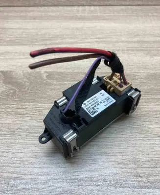 Audi A4 S4 B8 8K Heater blower motor/fan resistor 8K0820521