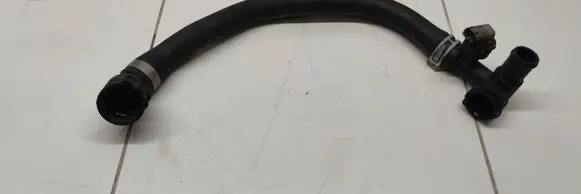 Mercedes-Benz C W205 Engine coolant pipe/hose 
