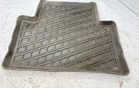 Volvo V70 Rear floor mat 30660725