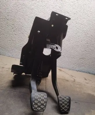 Mercedes-Benz C W203 Pedal assembly A2032900415