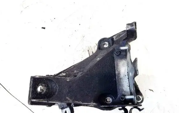 BMW 1 E81 E87 Engine mounting bracket