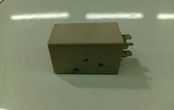 Renault Laguna I Other relay 7700811860