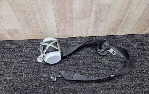 BMW 3 F30 F35 F31 Front seatbelt 7243308 S2724330805