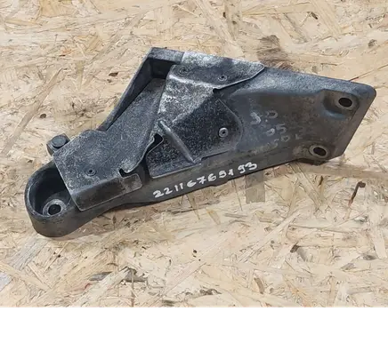 BMW X3 E83 Engine mounting bracket 6765193 22116765193