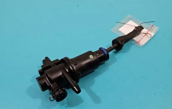 Clutch slave cylinder
