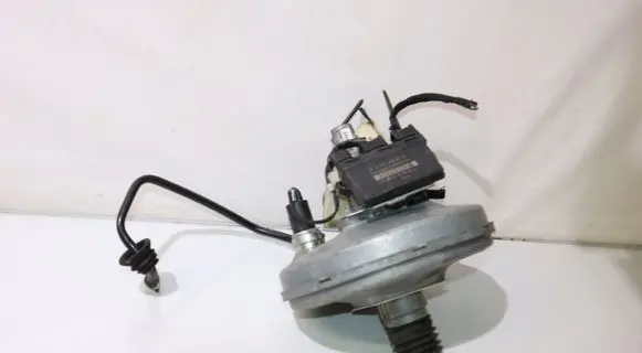 Mercedes-Benz CLK A208 C208 Brake booster