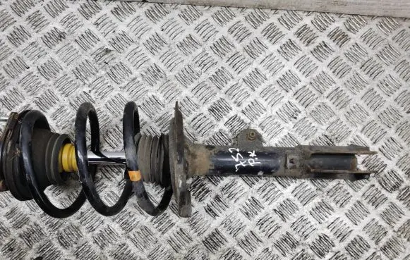 Mitsubishi Outlander Front shock absorber with coil spring