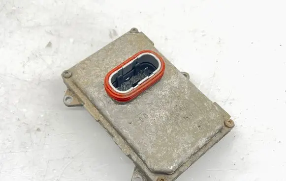 Mercedes-Benz E W211 Headlight ballast module Xenon 5DF00870400 A0028206026