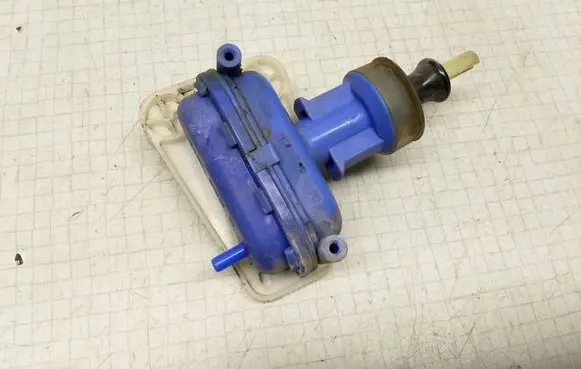 Audi 100 200 5000 C3 Central locking motor 893862153D