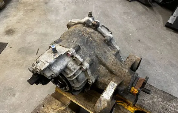 Chevrolet Camaro Rear differential 84173770