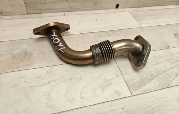Volkswagen PASSAT B5.5 EGR valve line/pipe/hose 038131521A