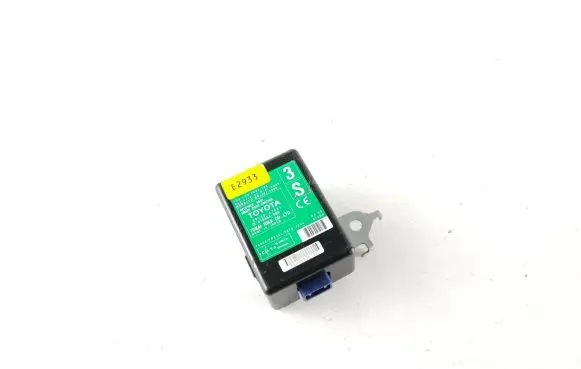 Toyota Prius (XW30) Door control unit/module 8974047031 61B663000