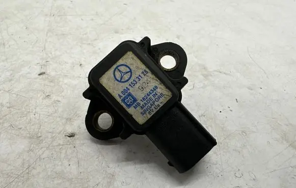 Mercedes-Benz E W211 Air pressure sensor A0041533128