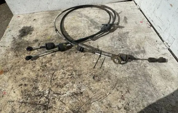 Gear shift cable linkage