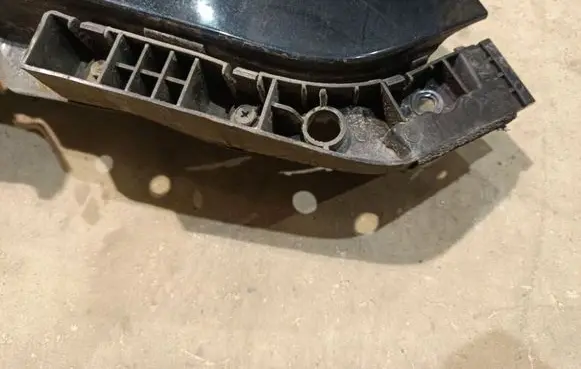 Hyundai i30 Front bumper mounting bracket