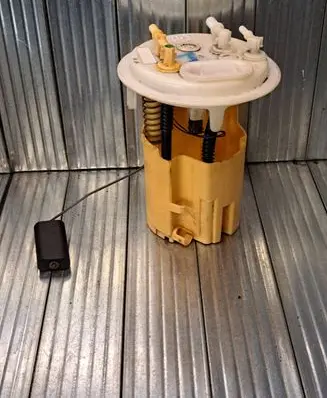 Ford Focus Fuel level sensor 