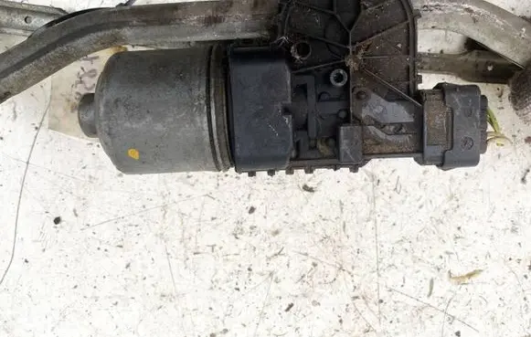 Peugeot 207 Wiper motor 0390241540