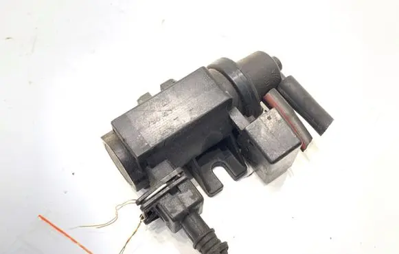 Renault Espace IV Fuel pressure regulator 70057900
