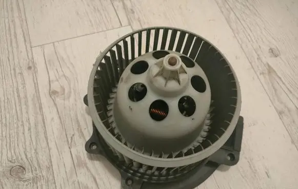 Renault Espace IV Heater fan/blower 52492209 43902337