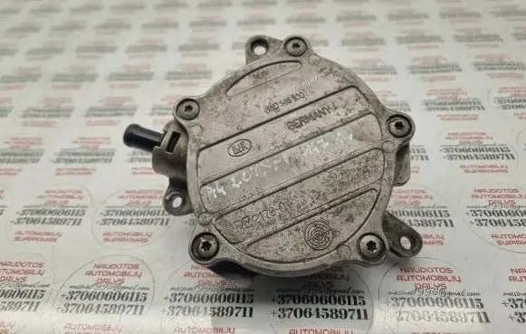 Audi A4 S4 B7 8E 8H Vacuum pump 06D145100E