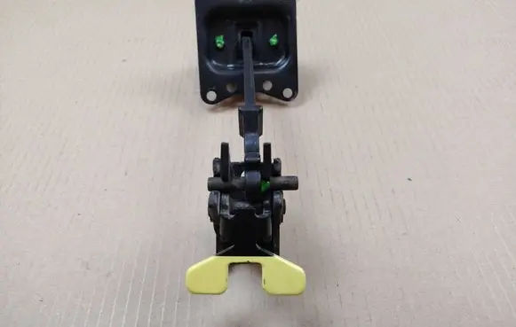 Opel Combo E Rear door check strap stopper 9681466280
