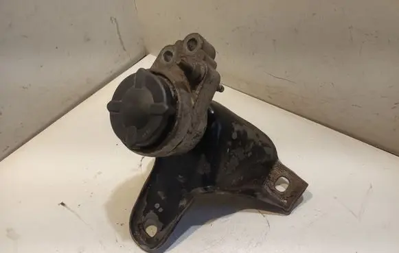 Ford Focus Engine mount bracket 98AB6037CD