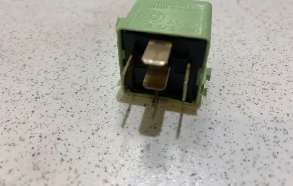 BMW 5 E39 Other relay 61368373700