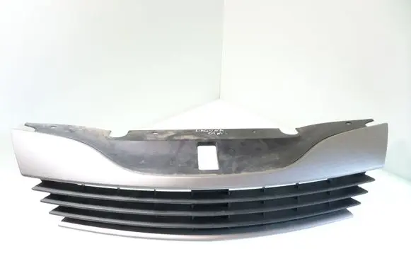 Renault Laguna II Front grill 8200012581