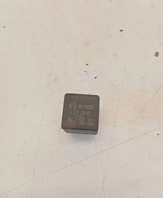 Ford Ranger Other relay 0332019150 B0SCH C1001Y005