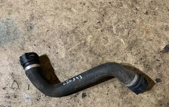 Engine coolant pipe/hose