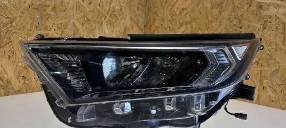 Toyota RAV 4 (XA50) Headlight/headlamp C11727