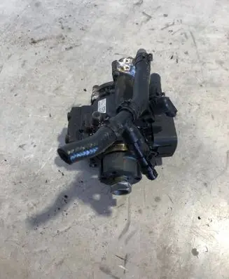 Volkswagen Golf VI Fuel injection high pressure pump 03L130755E