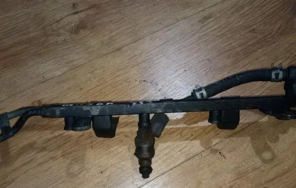 Mazda 323 Fuel main line pipe inp482