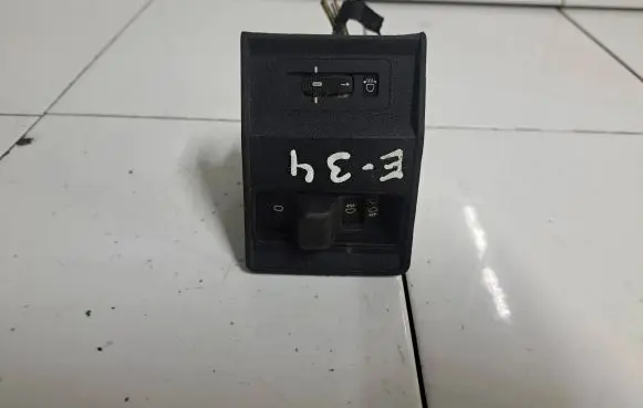 BMW 5 E34 Fog light switch 549337011